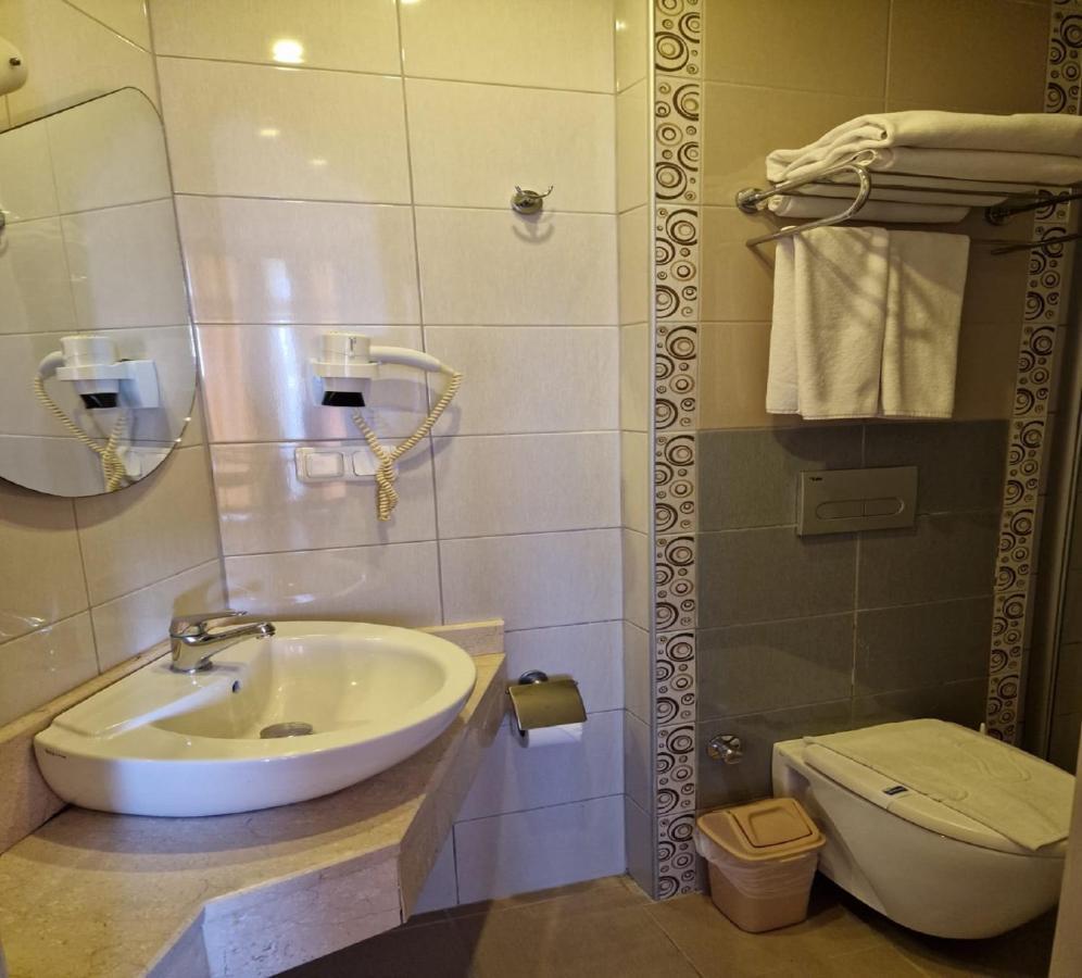 Azak Otel