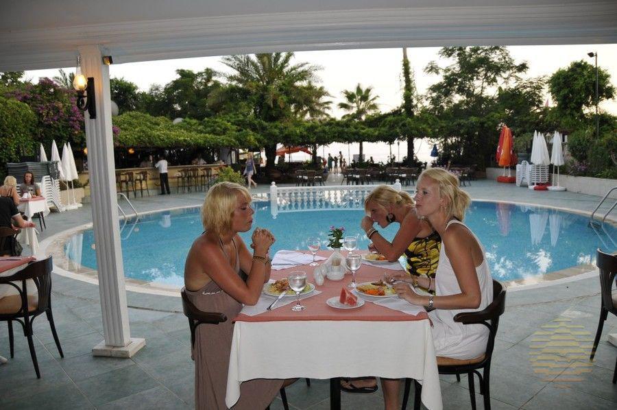 Azak Otel