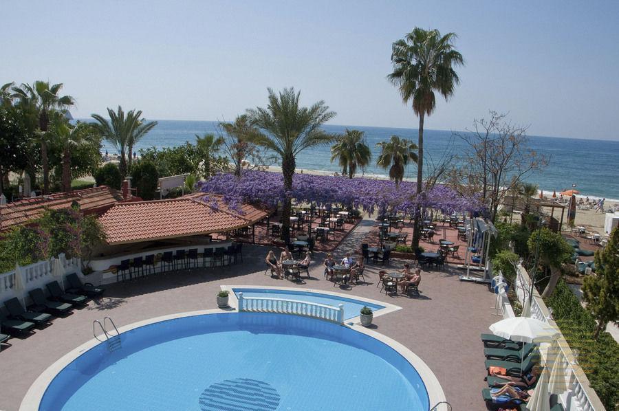 Azak Otel